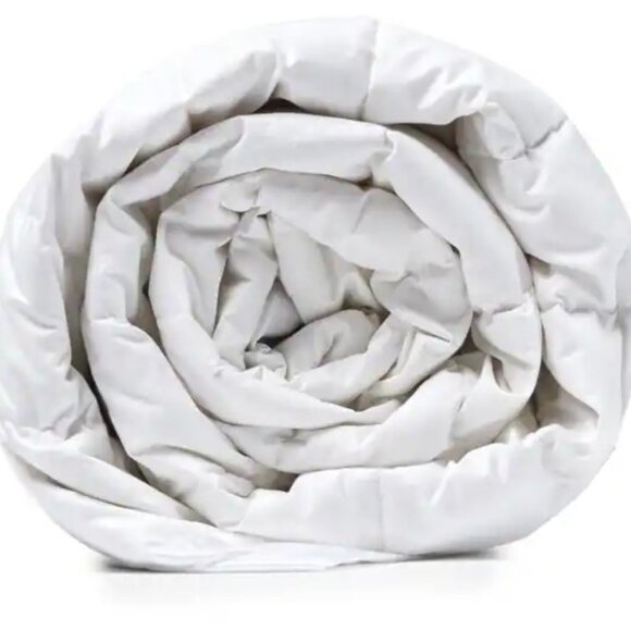 1221 BEDDING - Oversized Down Blanket - Queen - White - 104" W X 94" L X 1" H - Picture 3 of 3